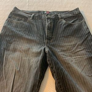 Like new gray denim striped jeans